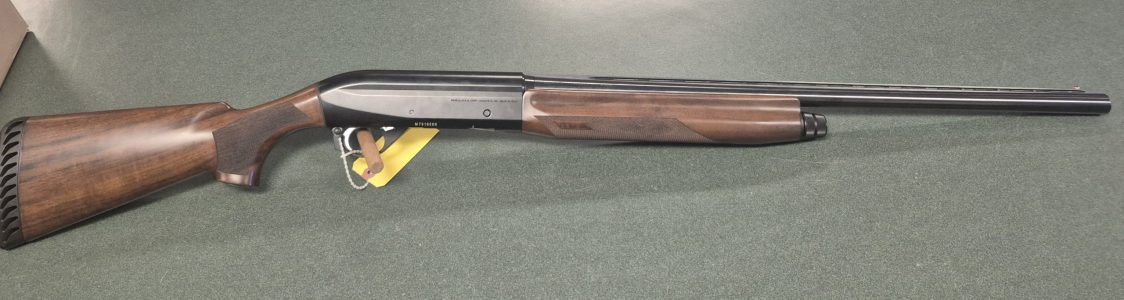 Very nice LH Benilli Montifeltro 12ga. Comes with Case all Chokes $1300