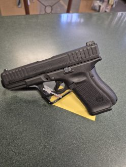 Like new Glock 44 in 22lr that comes with box, and 4 mags $385
