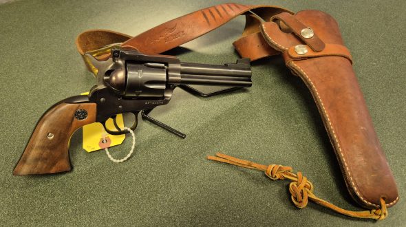 Like new Ruger New Model Blackhawk 51A in 41 mag with 4 5/8" barrel and comes with Hunter holster and belt $750