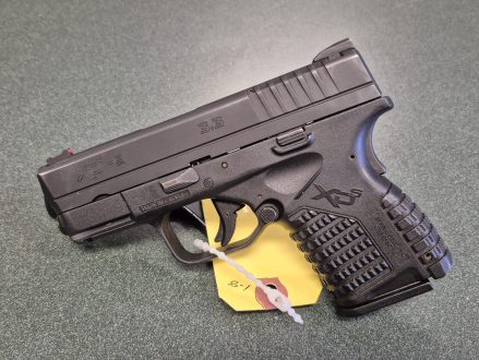Nice used Springfield XDS 9mm with 3.3" barrel. Comes iwth box, holster, mag pouch and 2 mags $375