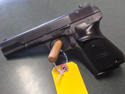 Nice Tokarav 7.62x25 with 4 3/8" barrel, comes with box, cleaning rod, original grips and some ammo if you pick up in store $350