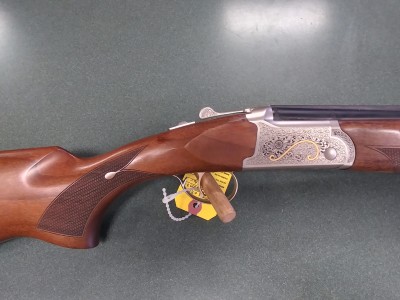 Close up on Tri Star Trinity II 16ga that comes with Multi chokes $785